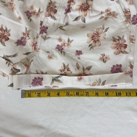 American Eagle Women’s High-Waisted Floral Denim Shorts Size 6 - Picture 12 of 13